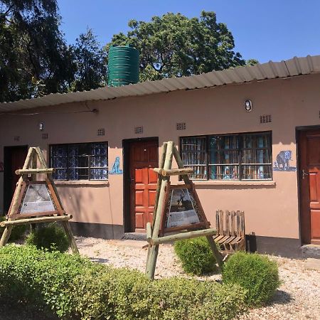 Lusaka Backpackers Eksteriør bilde